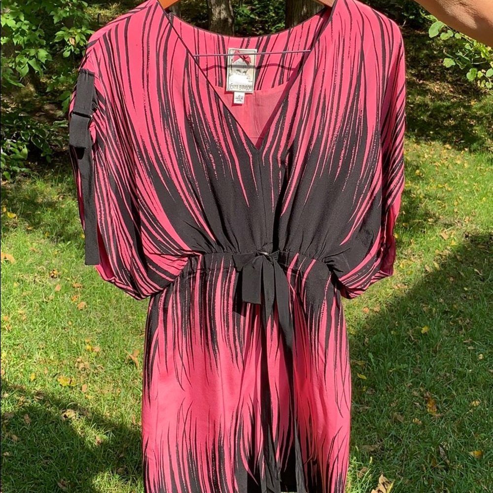 Yohana Baraschi Pink and black dress